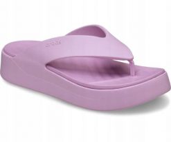 Japonki Dla Dorosłych Crocs Getaway Platform Flip. Czarne klapki damskie Crocs, bez wzorów, z materiału, bez obcasa, bez zapięcia. Za 199.99 zł.