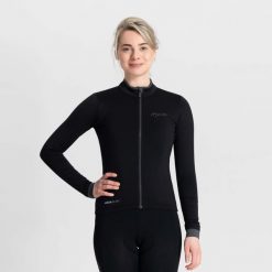 Koszulka rowerowa damska Rogelli Essential z długim rękawem, ocieplana. Czarne koszulki damskie Rogelli, s, bez wzorów, bez kołnierzyka, bez ramiączek. Za 304.00 zł.