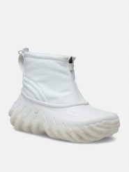 Crocs Botki "Echo" w kolorze białym rozmiar: 42/43. Białe botki damskie Crocs, z materiału, bez obcasa, bez zapięcia. Za 347.81 zł.