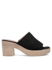 Clara Barson Klapki WS2P227-03 Czarny. Czarne klapki damskie Clara Barson, bez wzorów, z materiału, bez obcasa, bez zapięcia. Za 99.99 zł.