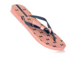 Klapki japonki damskie sportowe Ipanema. Czerwone klapki damskie Ipanema, bez wzorów, z materiału, bez obcasa, bez zapięcia. Za 35.00 zł.