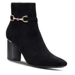 Botki Clara Barson. Czarne botki damskie Clara Barson, bez obcasa, na słupku, bez zapięcia. Za 149.99 zł.