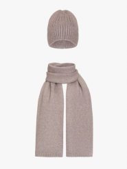 Szara czapka i szalik z domieszką wełny. Szare czapki damskie Ryłko, bez wzorów, z tkaniny. Za 179.99 zł.