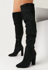 Czarne Kozaki za Kolano na Słupku z Noskiem w Szpic Glamer. Czarne kozaki damskie Born2be, za kolano, bez obcasa, na obcasie, bez zapięcia. Za 159.99 zł.