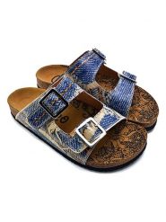 Calceo Klapki w kolorze granatowym rozmiar: 40. Niebieskie klapki damskie Calceo, bez wzorów, z otwartym noskiem, bez obcasa, bez zapięcia. Za 130.99 zł.