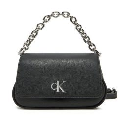 Torebka Calvin Klein Jeans. Czarne listonoszki damskie Calvin Klein Jeans, bez wzorów, z jeansu, bez dodatków. Za 239.99 zł.