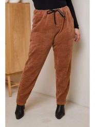 Curvy Lady Spodnie dresowe w kolorze jasnobrązowym rozmiar: 40/42. Brązowe spodnie dresowe damskie Curvy Lady, bez wzorów, z dresówki. Za 119.15 zł.