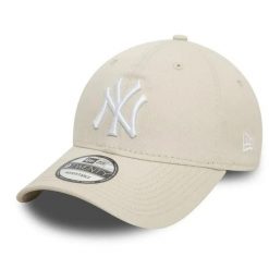 Czapka baseballowa New York Yankees. Białe czapki damskie New Era, bez wzorów, z materiału. Za 220.50 zł.