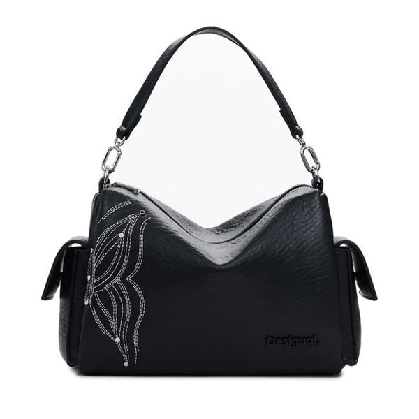 Torebka Desigual. Czarne torebki klasyczne damskie Desigual, bez dodatków. Za 199.99 zł.