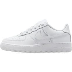 Buty Sportowe Młodzieżowe Nike Air Force 1 LE (GS). Biała obuwie sportowe casual damskie Nike, bez zapięcia. Za 264.00 zł.