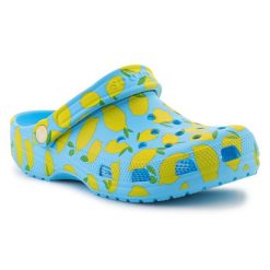 Klapki Crocs Classic Fresh Fruits Clog 211008-4WD niebieskie. Niebieskie klapki damskie bez wzorów, bez obcasa, bez zapięcia. Za 360.01 zł.
