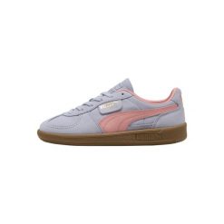 Tenisówki Puma Model Palermo Jr Kolor Niebieski. Czerwone obuwie sportowe damskie Puma, ze skóry, bez zapięcia, tenisowe. W wyprzedaży za 186.50 zł.