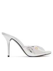 LOVE MOSCHINO Klapki JA28209G0OJE090B Srebrny. Szare klapki damskie Love Moschino, bez wzorów, ze skóry, bez obcasa, bez zapięcia. Za 839.99 zł.