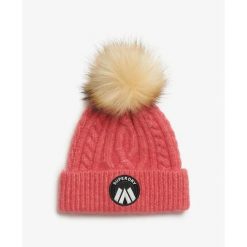 Czapka damska z plecionym wzorem Superdry Luxe. Czerwone czapki damskie Superdry, na zimę, bez wzorów. W wyprzedaży za 126.95 zł.