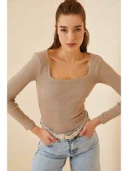 Happiness Istanbul Koszulka w kolorze beżowym rozmiar: M. Brązowe koszulki damskie Happiness Istanbul, m, bez wzorów, bez kołnierzyka, bez ramiączek. Za 43.99 zł.