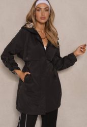 Czarna Kurtka Typu Parka ze Wzorzystymi Wstawkami w Kapturze i Podpinanych Rękawach Kailenna. Czarne kurtki damskie Renee, l, bez wzorów, z dzianiny, bez kaptura. Za 309.99 zł.