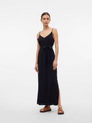 Vero Moda Sukienka w kolorze czarnym rozmiar: M. Czarne sukienki damskie Vero Moda, bez wzorów, z tkaniny, bez ramiączek. Za 79.21 zł.