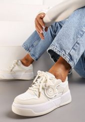 Biało-Beżowe Sneakersy na Niskiej Platformie z Wypukłą Ozdobą Irasa. Białe obuwie sportowe damskie Renee, bez zapięcia, trekkingowe. Za 79.99 zł.