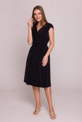 Elegancka sukienka rozkloszowana z krótkim rękawem czarna. Czarne sukienki damskie Stylove, bez wzorów, z materiału, eleganckie, bez ramiączek. Za 339.00 zł.