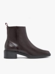 Bordowe skórzane botki. Czerwone botki damskie Ryłko, ze skóry, eleganckie, z okrągłym noskiem, za kostkę, bez obcasa, na obcasie, bez zapięcia. Za 499.99 zł.