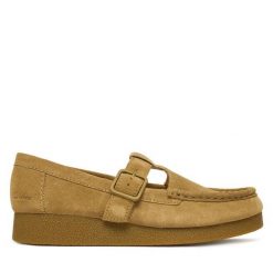 Półbuty Clarks. Brązowe półbuty damskie Clarks, bez wzorów, bez obcasa, na płaskiej podeszwie, bez zapięcia. Za 479.99 zł.