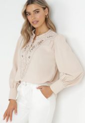 Jasnobeżowa Bluzka z Haftem Nardos. Brązowe bluzki damskie Born2be, m, bez wzorów, z tkaniny, eleganckie, bez kołnierzyka, bez ramiączek. Za 69.99 zł.