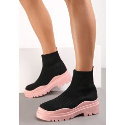 Czarno-Różowe Botki z Elastyczną Cholewką Ganeon. Czarne botki damskie Renee, za kostkę, bez obcasa, na płaskiej podeszwie, bez zapięcia. Za 79.99 zł.