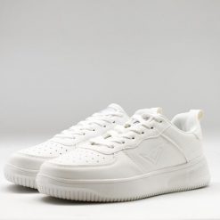 But sportowy AURY biały. Białe obuwie sportowe damskie LEGEA, bez zapięcia. W wyprzedaży za 112.00 zł.