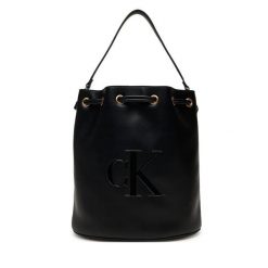 Torebka Calvin Klein. Czarne torebki wieczorowe damskie Calvin Klein, bez wzorów, bez dodatków. Za 419.99 zł.