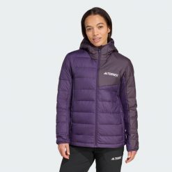 Kurtka z kapturem Terrex Multi Light Down CLIMAWARM. Czarne kurtki damskie Adidas, bez wzorów, z puchu, z kapturem. Za 649.00 zł.