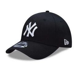 Czapka baseballowa New York Yankees. Czarne czapki z daszkiem damskie New Era, bez wzorów. Za 227.50 zł.