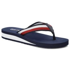 Granatowe Japonki Big Star Wygodne Buty Damskie. Niebieskie klapki damskie Big Star, z aplikacjami, z materiału, bez obcasa, bez zapięcia. Za 79.99 zł.