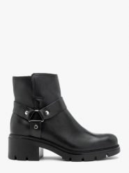 Czarne botki biker boots ze skóry licowej. Czarne botki damskie Ryłko, ze skóry, klasyczne, z okrągłym noskiem, bez obcasa, na obcasie, bez zapięcia. Za 549.99 zł.