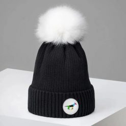 Czapka z pomponem Galop Wear. Czarne czapki damskie GALOP WEAR, bez wzorów. Za 132.05 zł.