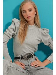 Trendyol Sweter w kolorze szarym rozmiar: S. Szare swetry klasyczne damskie Trendyol, s, z bawełny, bez kołnierzyka. Za 48.39 zł.