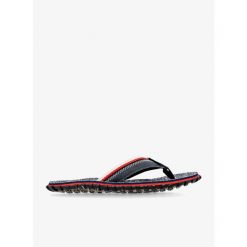 Japonki Gumbies Cairns Flip-Flops. Czerwone klapki damskie Gumbies, bez wzorów, bez obcasa, bez zapięcia. Za 119.99 zł.