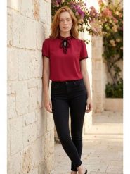 SOULSHAE Bluzka w kolorze czerwonym rozmiar: XXL/3XL. Czerwone bluzki damskie SOULSHAE, xl, bez wzorów, bez kołnierzyka, bez ramiączek. Za 94.95 zł.