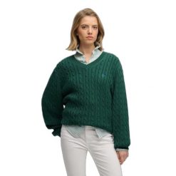 Damski oversize sweter z dekoltem w kształcie V Superdry. Zielone swetry klasyczne damskie Superdry, na zimę, bez kołnierzyka. Za 288.40 zł.