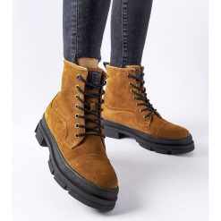Brązowe skórzane workery Big Star KK274524. Brązowe botki damskie na zimę, z gumy, eleganckie, z okrągłym noskiem, za kostkę, bez obcasa, bez zapięcia. Za 418.22 zł.