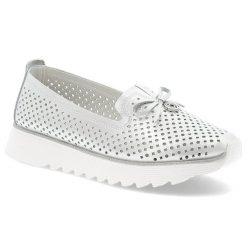 Białe Półbuty S.Barski Eleganckie Obuwie Damskie. Białe półbuty damskie S.BARSKI, na lato, bez wzorów, z jeansu, bez obcasa, bez zapięcia. Za 199.00 zł.