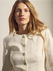 Marynarka z lnem - biały. Białe marynarki i żakiety damskie Reserved, l, bez wzorów, z tkaniny. Za 179.99 zł.