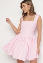 Różowa Rozkloszowana Sukienka Ozdobiona Kwadratowym Dekoltem Halelira. Czerwone sukienki damskie Born2be, bez wzorów, z jeansu, eleganckie, bez ramiączek. Za 179.99 zł.