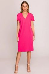 Luźna sukienka oversize o prostym kroju z dekoltem V różowa. Czerwone sukienki damskie Stylove, bez wzorów, z poliesteru, biznesowe, bez ramiączek. Za 289.00 zł.