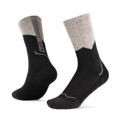 Skarpetki Buff MERINO MW CREW SOCKS MWC1. Czarne skarpetki damskie Buff, bez wzorów, z elastanu. Za 139.90 zł.
