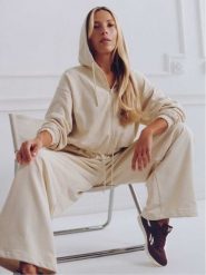 Reebok Bluza Reebok x Ewa Chodakowska RK25620CCW Beżowy Regular Fit. Brązowe bluzy damskie Reebok, s, bez wzorów, z bawełny, bez kaptura. Za 249.99 zł.