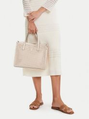 Guess Torebka Brigitta HWWZ72 06230 Écru. Torebki klasyczne damskie Guess, ze skóry, bez dodatków. Za 389.99 zł.