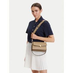 Torebka Lacoste. Czerwone torebki klasyczne damskie Lacoste, bez dodatków. Za 1,069.00 zł.