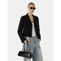 Torebka Calvin Klein. Czarne torebki klasyczne damskie Calvin Klein, bez dodatków. Za 489.99 zł.