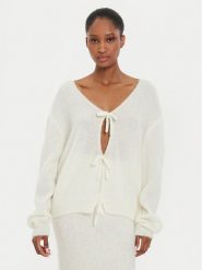 Kontatto Sweter 3M0194 Écru Regular Fit. Swetry klasyczne damskie Kontatto, m, z syntetyku, bez kołnierzyka. Za 249.99 zł.