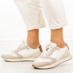 Lt.Beżowe sneakersy damskie McArthur Ma257w. Brązowe obuwie sportowe casual damskie McArthur, z dresówki, bez zapięcia. Za 239.00 zł.